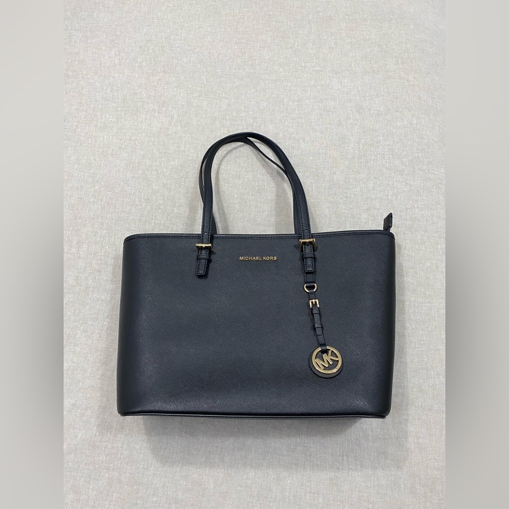 Michael Kors Jet Set Travel Saffiano Leather Top-Zip Tote Bag,Top-Zip Tote Bag